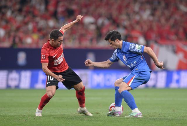 V体育直播运营平台-【中超】罗慕洛建功 蓉城1比0送申花赛季首败后登顶