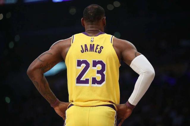 V体育中心-联盟通过两项新规:假摔将吃技犯、教练最多2次挑战