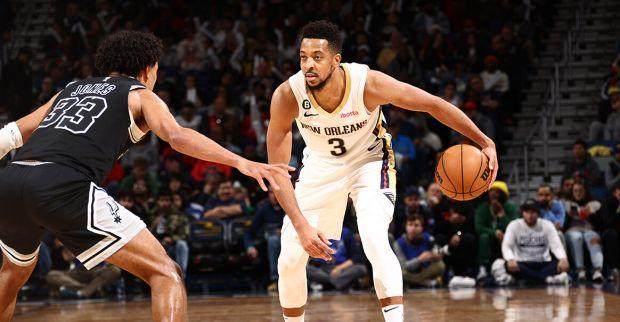 V体育中心-双星缺阵麦科勒姆挑起大梁 末节19分助鹈鹕止连败