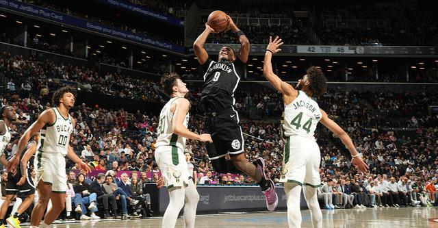 V体育公司-利德尔21分萨拉夫19+5 篮网主场力克雄鹿